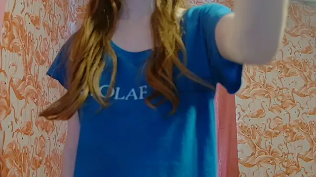 Snapshot of strawberrysmoothie chatting on September 23, 2025, 8:16 pm strawberrysmoothie online show from September 23, 2025, 8:16 pm