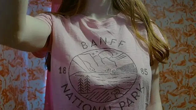 Snapshot of strawberrysmoothie chatting on March 3, 2025, 9:15 pm strawberrysmoothie online show from March 3, 2025, 9:15 pm