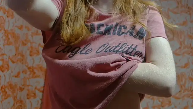 Snapshot of strawberrysmoothie chatting on January 17, 2025, 3:45 am strawberrysmoothie online show from January 17, 2025, 3:45 am