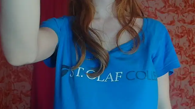 Snapshot of strawberrysmoothie chatting on February 1, 2025, 6:32 am strawberrysmoothie online show from February 1, 2025, 6:32 am