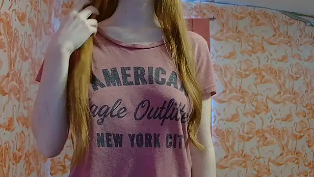 strawberrysmoothie online show from November 26, 2025, 6:52 pm