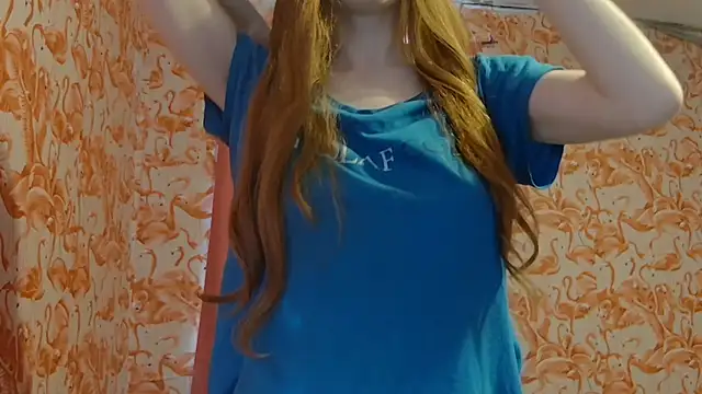 Snapshot of strawberrysmoothie chatting on October 12, 2025, 7:37 pm strawberrysmoothie online show from October 12, 2025, 7:37 pm