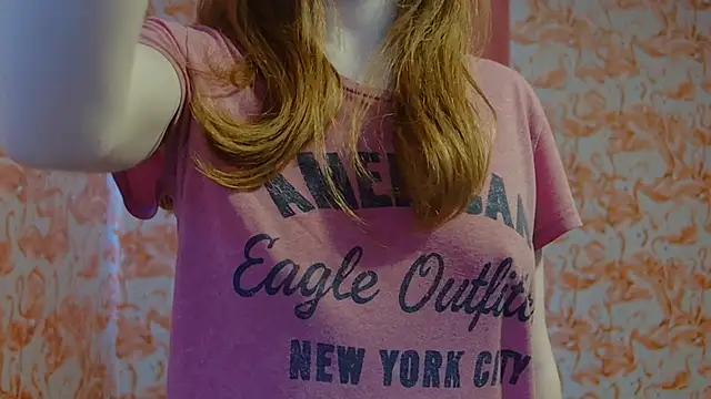 Snapshot of strawberrysmoothie chatting on March 17, 2025, 8:51 pm strawberrysmoothie online show from March 17, 2025, 8:51 pm