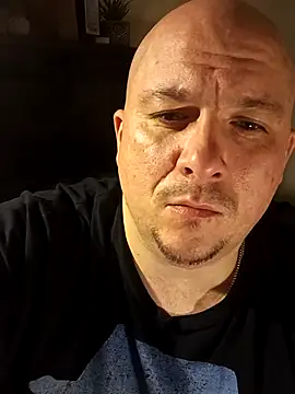 Snapshot of Spunonymous chatting on December 1, 2025, 1:17 am Spunonymous online show from December 1, 2025, 1:17 am