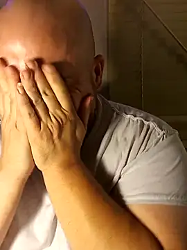 Snapshot of Spunonymous chatting on October 4, 2025, 1:51 am Spunonymous online show from October 4, 2025, 1:51 am