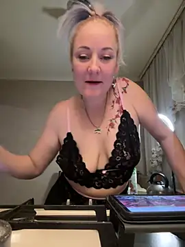 space stacy online show from December 27, 2024, 9:22 pm