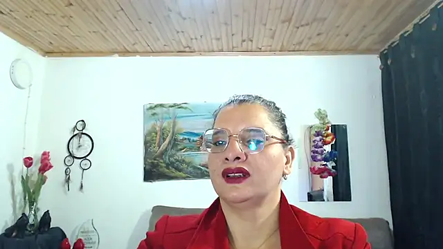 Snapshot of Aleja_Gonzales chatting on November 6, 2025, 11:03 am Aleja Gonzales online show from November 6, 2025, 11:03 am