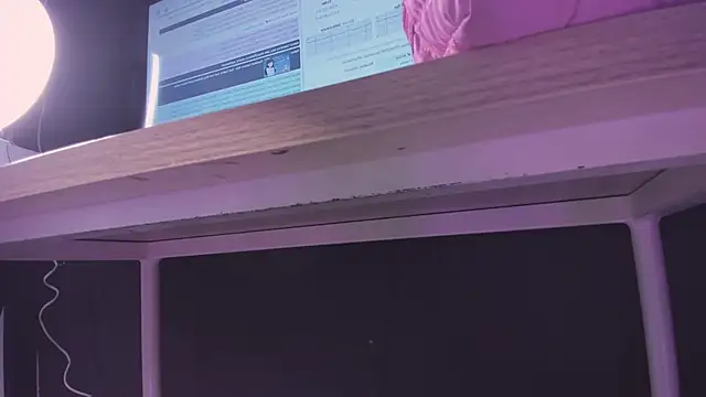 Snapshot of Agathaargent_ chatting on October 9, 2025, 7:36 pm Agathaargent  online show from October 9, 2025, 7:36 pm