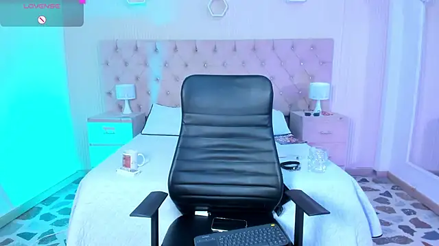 Snapshot of Agathaargent_ chatting on October 21, 2025, 8:58 am Agathaargent  online show from October 21, 2025, 8:58 am