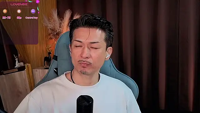 Snapshot of HARU-outdoor-x chatting on October 25, 2025, 2:17 pm HARU-outdoor-x online show from October 25, 2025, 2:17 pm