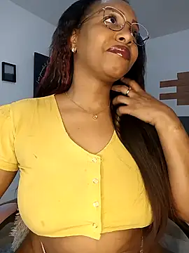 Snapshot of kitty__blackgl chatting on February 5, 2025, 11:23 am kitty blackgl online show from February 5, 2025, 11:23 am