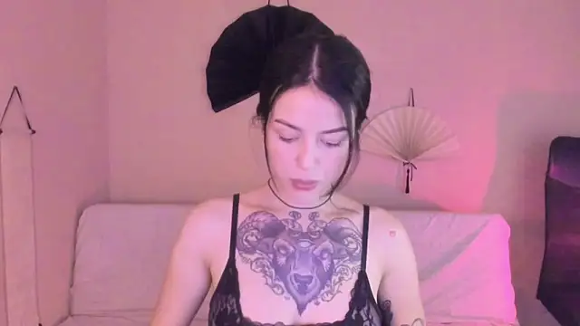 phoenix xx online show from April 12, 2026, 9:07 pm