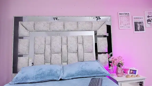 Snapshot of Sara_Greey chatting on September 17, 2025, 2:41 pm Sara Greey online show from September 17, 2025, 2:41 pm