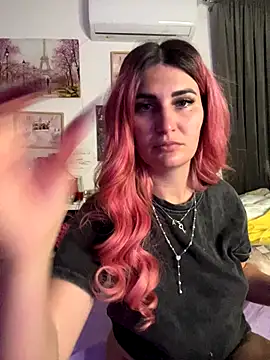 EvelynFrances online show from September 27, 2025, 6:47 pm