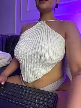 GabriellaFerrer online show from April 6, 2026, 11:11 am