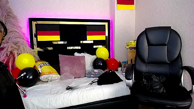 Snapshot of Moon_Water__ chatting on October 2, 2025, 11:57 am Moon Water   online show from October 2, 2025, 11:57 am