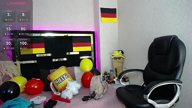 Snapshot of Moon_Water__ chatting on September 26, 2025, 11:50 am Moon Water   online show from September 26, 2025, 11:50 am