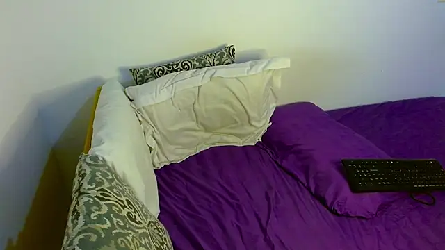 Snapshot of samanta_r_ chatting on October 1, 2025, 5:50 pm samanta r online show from October 1, 2025, 5:50 pm