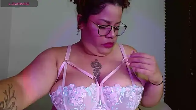 Snapshot of Dirty_sara17 chatting on September 12, 2025, 12:33 am Dirty sara17 online show from September 12, 2025, 12:33 am