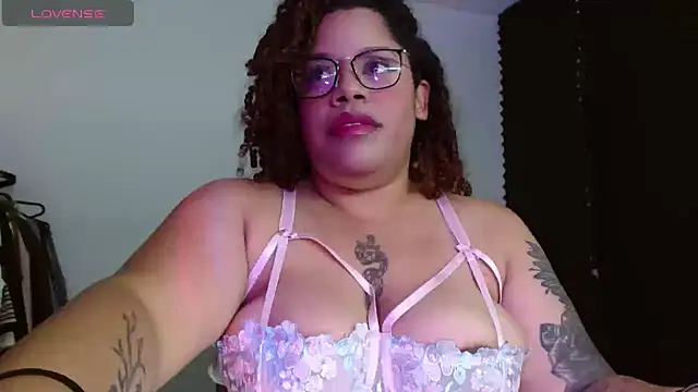 Snapshot of Dirty_sara17 chatting on September 24, 2025, 5:36 am Dirty sara17 online show from September 24, 2025, 5:36 am