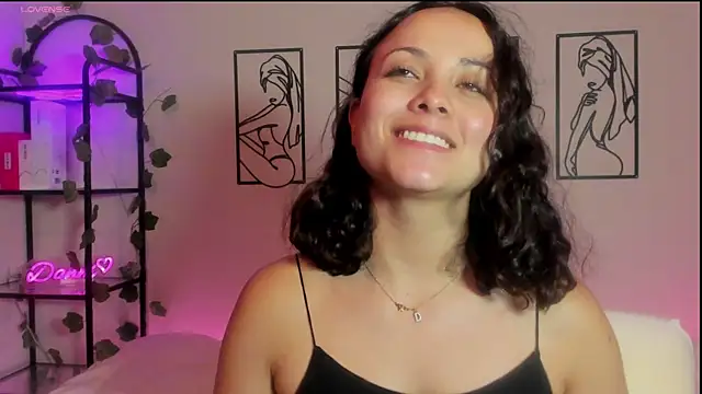 Megan Rodrigo online show from March 3, 2025, 1:28 am