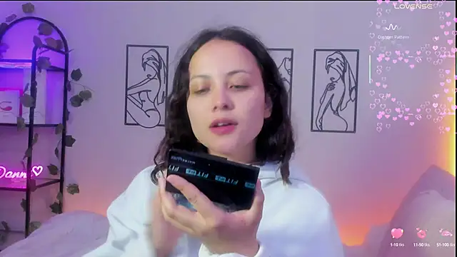 Megan Rodrigo online show from February 17, 2025, 7:01 pm