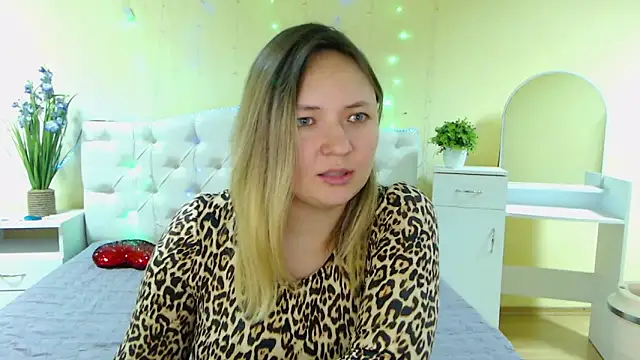 SallyVerda online show from February 6, 2025, 12:43 am