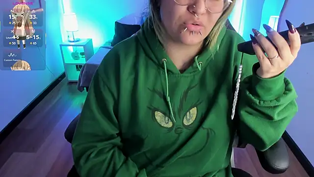 Snapshot of lucky-leah chatting on October 22, 2025, 4:01 am lucky-leah online show from October 22, 2025, 4:01 am