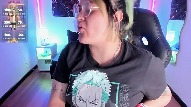 Snapshot of lucky-leah chatting on October 19, 2025, 3:31 am lucky-leah online show from October 19, 2025, 3:31 am