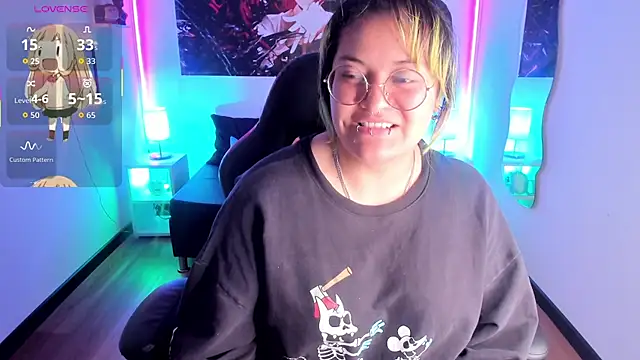 Snapshot of lucky-leah chatting on September 24, 2025, 4:19 am lucky-leah online show from September 24, 2025, 4:19 am