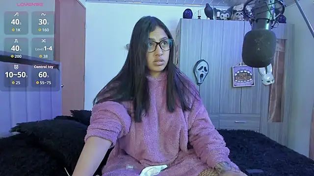 Snapshot of Kayla_foxxy chatting on October 21, 2025, 4:56 am Kayla foxxy online show from October 21, 2025, 4:56 am