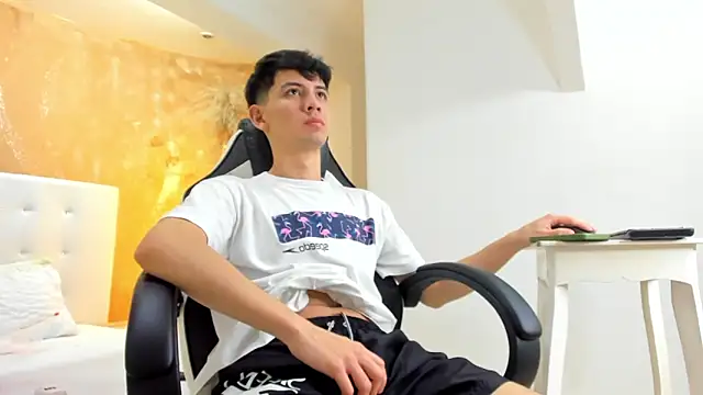 Santi delacruz online show from March 22, 2025, 4:04 pm