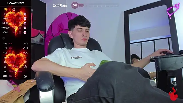 Santi delacruz online show from February 11, 2025, 8:42 pm