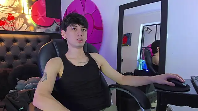 Santi delacruz online show from December 24, 2024, 3:05 pm