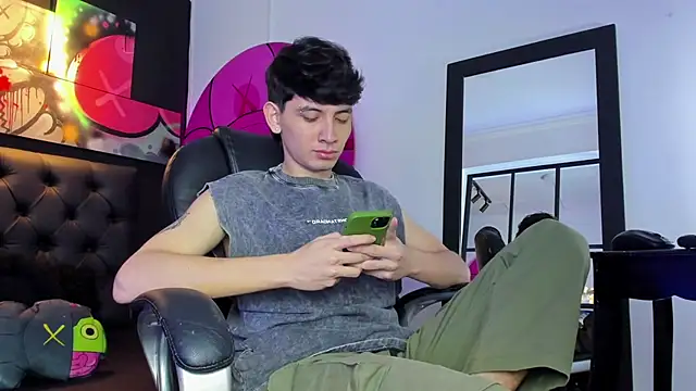 Santi delacruz online show from February 25, 2025, 2:48 pm