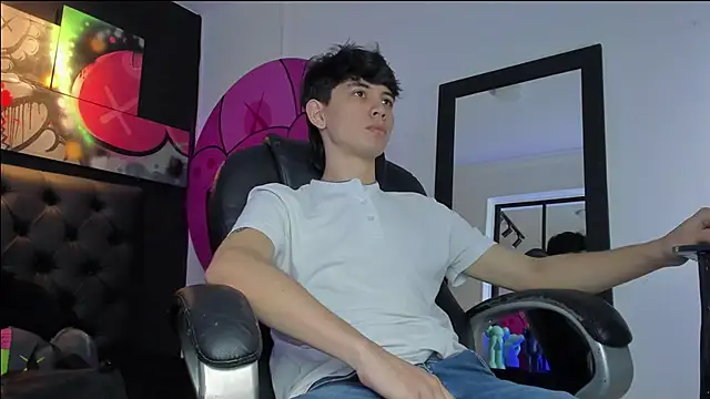 Santi delacruz online show from March 11, 2025, 3:23 pm