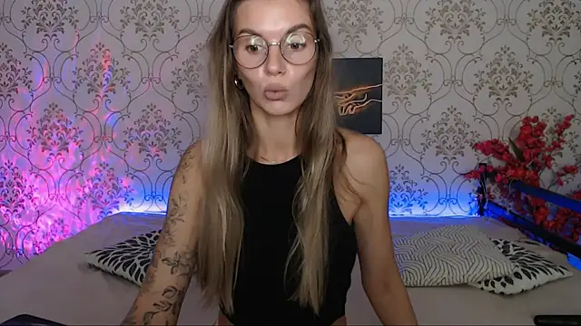 JulDoll online show from September 19, 2025, 2:26 am