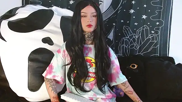 Isabella  dark online show from October 20, 2025, 9:04 pm