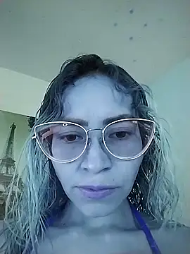 JuliaMack online show from September 10, 2025, 7:35 pm
