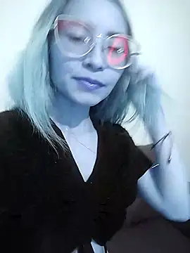 Snapshot of JuliaMack chatting on September 26, 2025, 6:42 am JuliaMack online show from September 26, 2025, 6:42 am