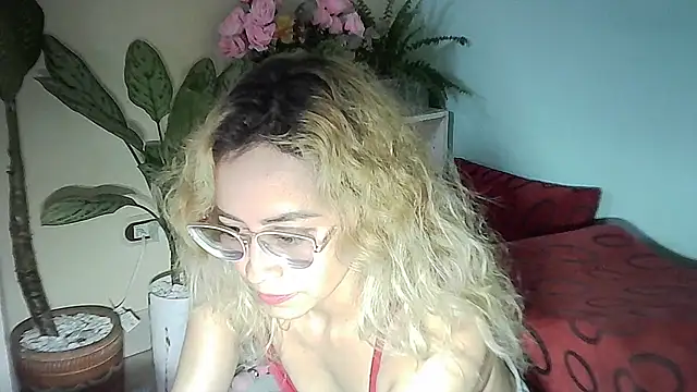 JuliaMack online show from January 31, 2025, 9:26 pm