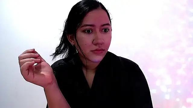 LuciaTomson online show from February 4, 2026, 2:45 pm