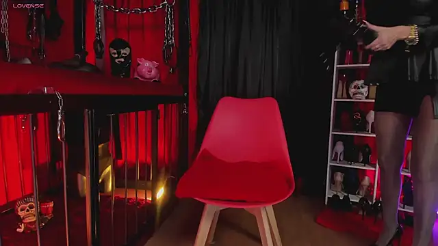 MistressAndre online show from April 7, 2026, 10:33 pm