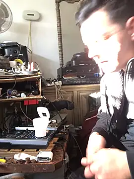 Snapshot of Phelyxx_elgato chatting on March 19, 2025, 3:40 pm Phelyxx elgato online show from March 19, 2025, 3:40 pm