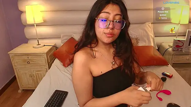 Snapshot of milan_sweet chatting on September 18, 2025, 11:30 pm milan sweet online show from September 18, 2025, 11:30 pm