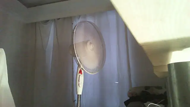 Snapshot of thekeys chatting on September 24, 2025, 4:08 am thekeys online show from September 24, 2025, 4:08 am