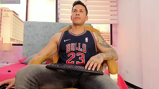 Snapshot of George_Diesell chatting on March 17, 2025, 8:51 pm George Diesell online show from March 17, 2025, 8:51 pm