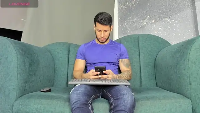 Snapshot of George_Diesell chatting on October 2, 2025, 4:16 am George Diesell online show from October 2, 2025, 4:16 am