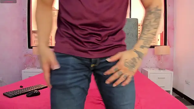 Snapshot of George_Diesell chatting on March 14, 2025, 9:10 pm George Diesell online show from March 14, 2025, 9:10 pm