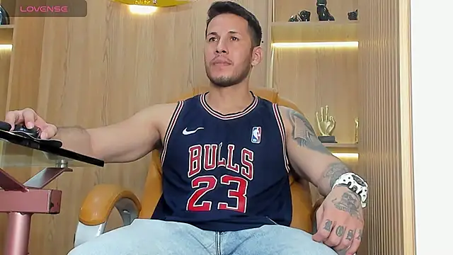 Snapshot of George_Diesell chatting on February 24, 2025, 8:58 pm George Diesell online show from February 24, 2025, 8:58 pm